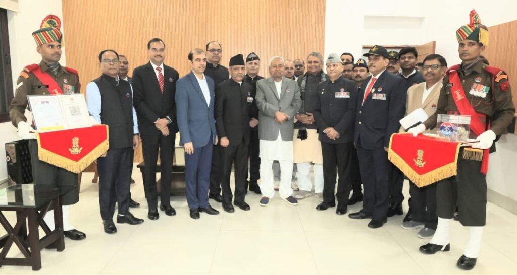 सशस्त्र सेना झंडा दिवस के अवसर पर बहादुर सैनिकों के कल्याण एवं पुनर्वास के लिये बिहार स्टेट एक्स सर्विसमैन बेनेवोलेंट फंड में अंशदान करें – मुख्यमंत्री…