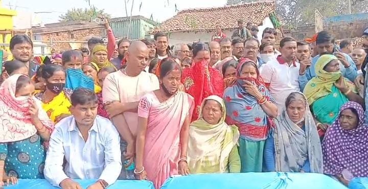 केंदुआडीह गैस रिसाव मामला : लोगों ने विस्थापन की पेशकश को ठुकराया, कहा- मर जाएंगे, लेकिन, अपनी जमीन नहीं छोड़ेंगे…