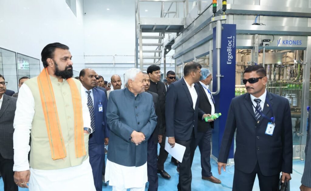 मुख्यमंत्री नीतीश कुमार ने विशेष आर्थिक जोन के रूप में विकसित किए जा रहे बक्सर जिले के नवानगर औद्योगिक क्षेत्र का किया भ्रमण, संचालित औद्योगिक इकाइयों का भी किया निरीक्षण…