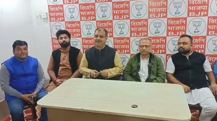 चुनाव से पहले आसनसोल मे गरमाया सियासी पारा नेताओं ने शुरू किया एक दूसरे पर कोयला लोहा और जमीन माफिया होने का आरोप…