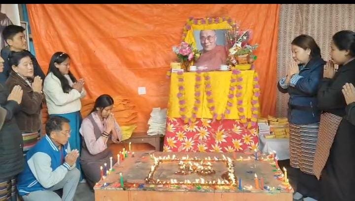 धनबाद में तिब्बती समुदाय ने मनाया ‘विश्व शांति दिवस’, दलाई लामा की दीर्घायु के लिए विशेष प्रार्थना…