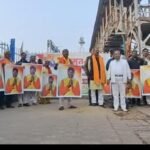 कुमारधुबी रेलवे स्टेशन परिसर में भाजपाईयों ने हम होंगे कामयाब के तहत किया कार्यक्रम,दुर्ग्यामी ट्रेनों का ठहराव का दिया संकेत…