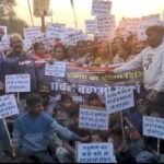 केंदुआडीह गैस लिक को लेकर ग्रामीणों ने BCCL प्रबंधक के खिलाफ निकाला मशाल जूलूस….