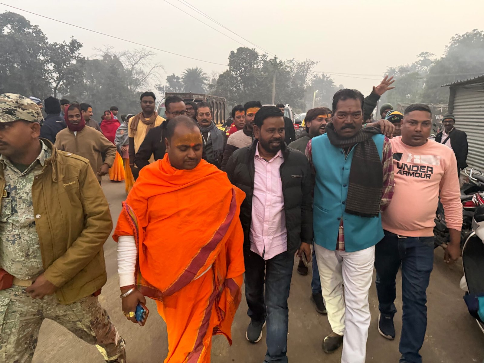 सिंदरी विधायक चन्द्र देव महतो ने मनोहर टांड़ हिरक रोड़ स्थित मां शीतला मंदिर में पूजा अर्चना कर लिया आशीर्वाद…