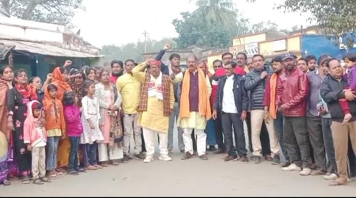 पंचेत डीवीसी के भ्रष्ट अधिकारियों के खिलाफ भाजपा नेता जय प्रकाश सिंह के नेतृत्व में ग्रामीण हुए एकजुट…