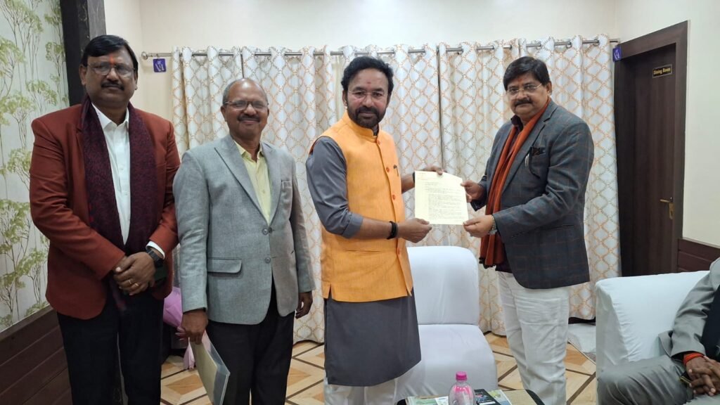 बीसीसीएल श्रमिकों की समस्याओं को लेकर MLA राज सिन्हा ने केंद्रीय कोयला मंत्री से मिलकर की बात एवं सौंपा ज्ञापन…