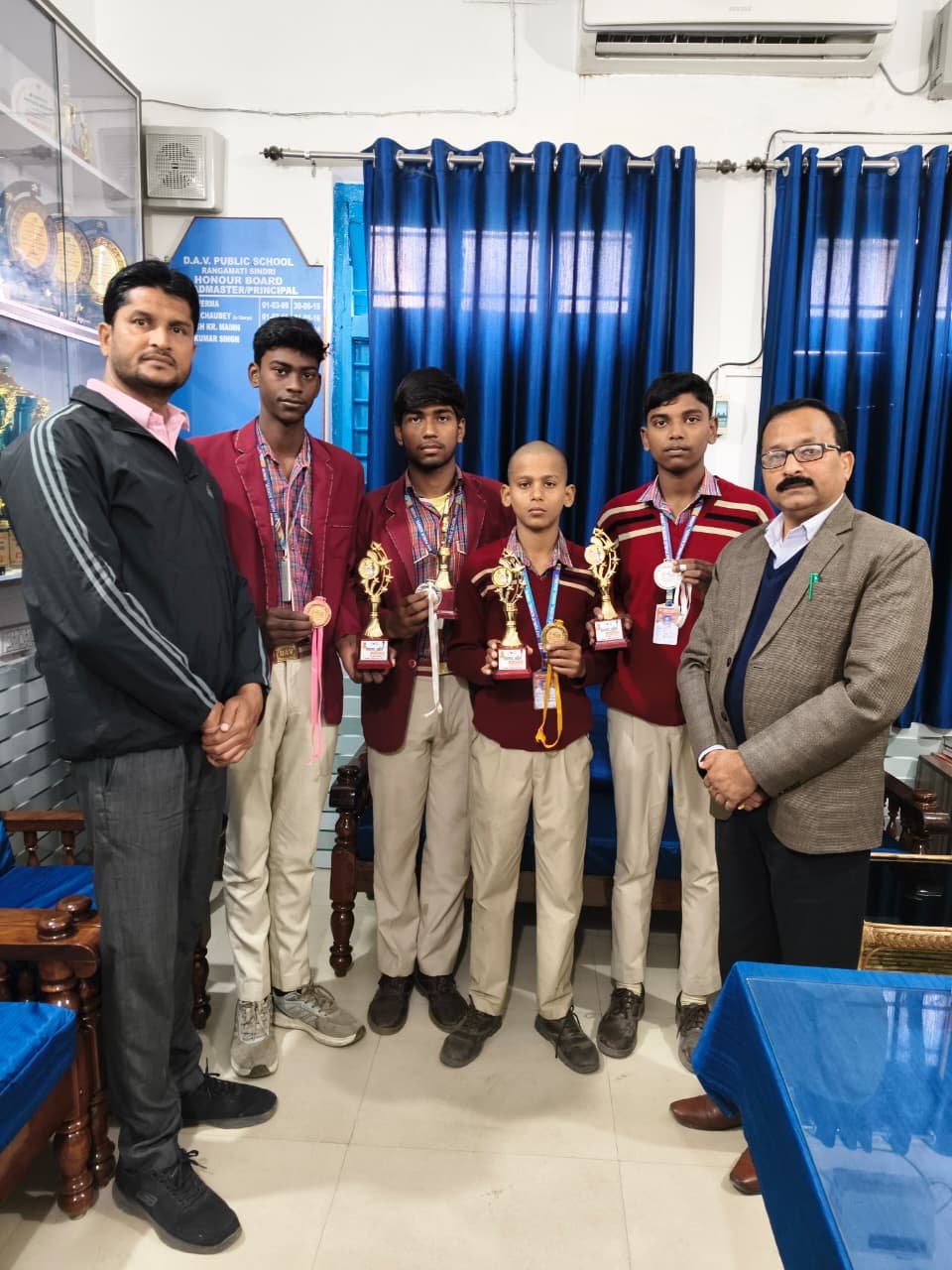 सांसद खेल महोत्सव में डीएवी पब्लिक स्कूल सिंदरी के पहलवानों का शानदार प्रदर्शन…