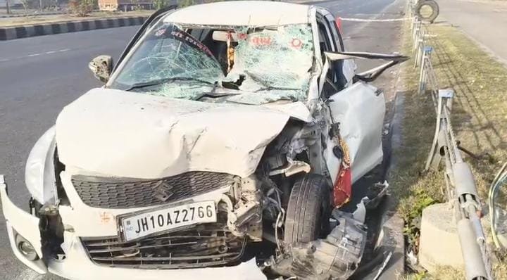 राजगंज में ट्रक से टकराई कार, दो की मौत…