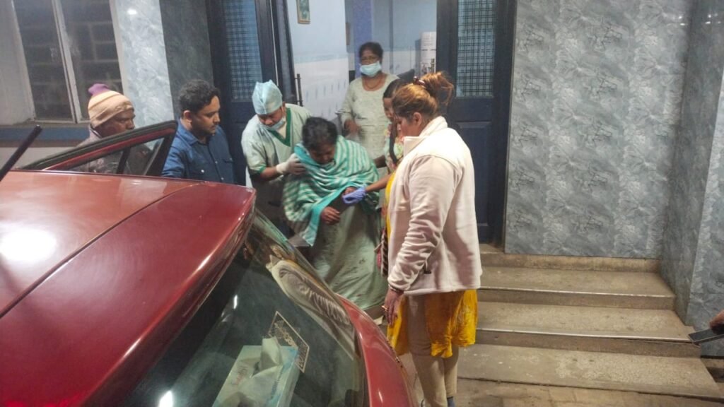 हिंसक हुआ डॉक्टर का पालतू कुत्ता एक महिला सहित दो को काटा, कुत्ते के रख रखाव मे लापरवाही का आरोप…