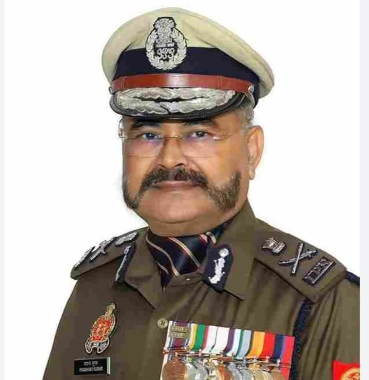 UP:पूर्व डीजीपी प्रशांत सिंह को यूपी शिक्षा सेवा आयोग का अध्यक्ष बनाकर CM योगी ने अमित शाह के इरादे पर फेरा पानी.. जानिए क्या है शह मात का खेल..