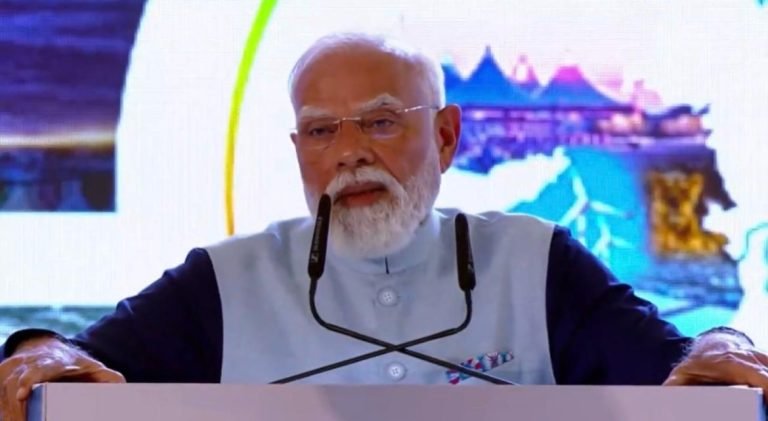 पीएम मोदी ने वाइब्रेंट गुजरात रीजनल कॉन्फ्रेंस का किया उद्घाटन, कहा- यह समिट ग्लोबल ग्रोथ का बड़ा उदाहरण…