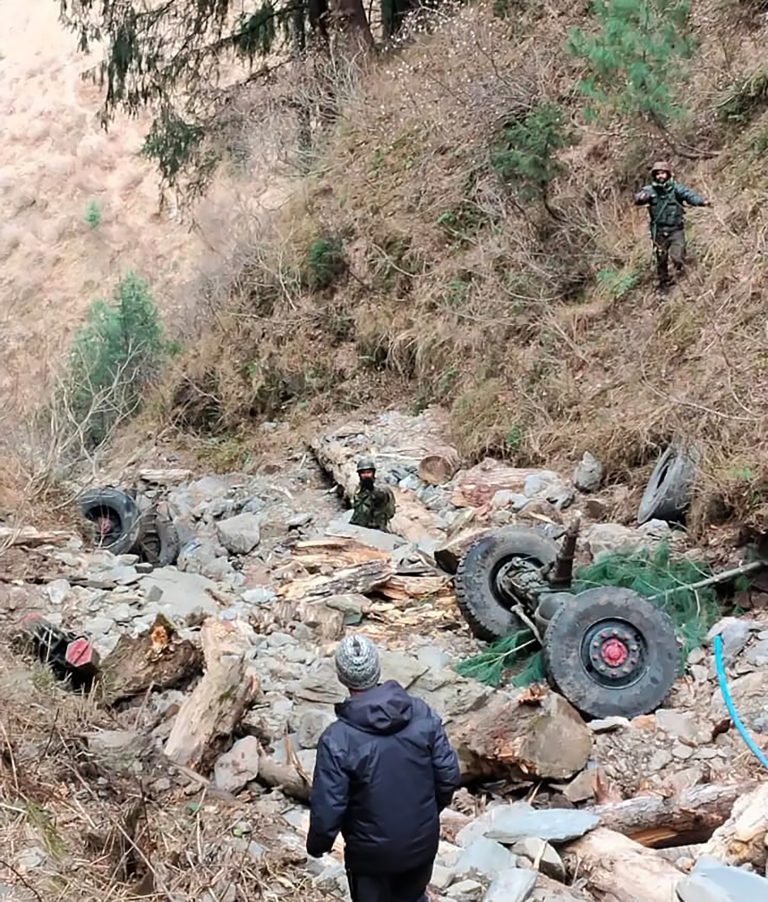 डोडा सड़क हादसा: 10 जवान शहीद, अमित शाह–राजनाथ सिंह समेत कई नेताओं ने जताया शोक…