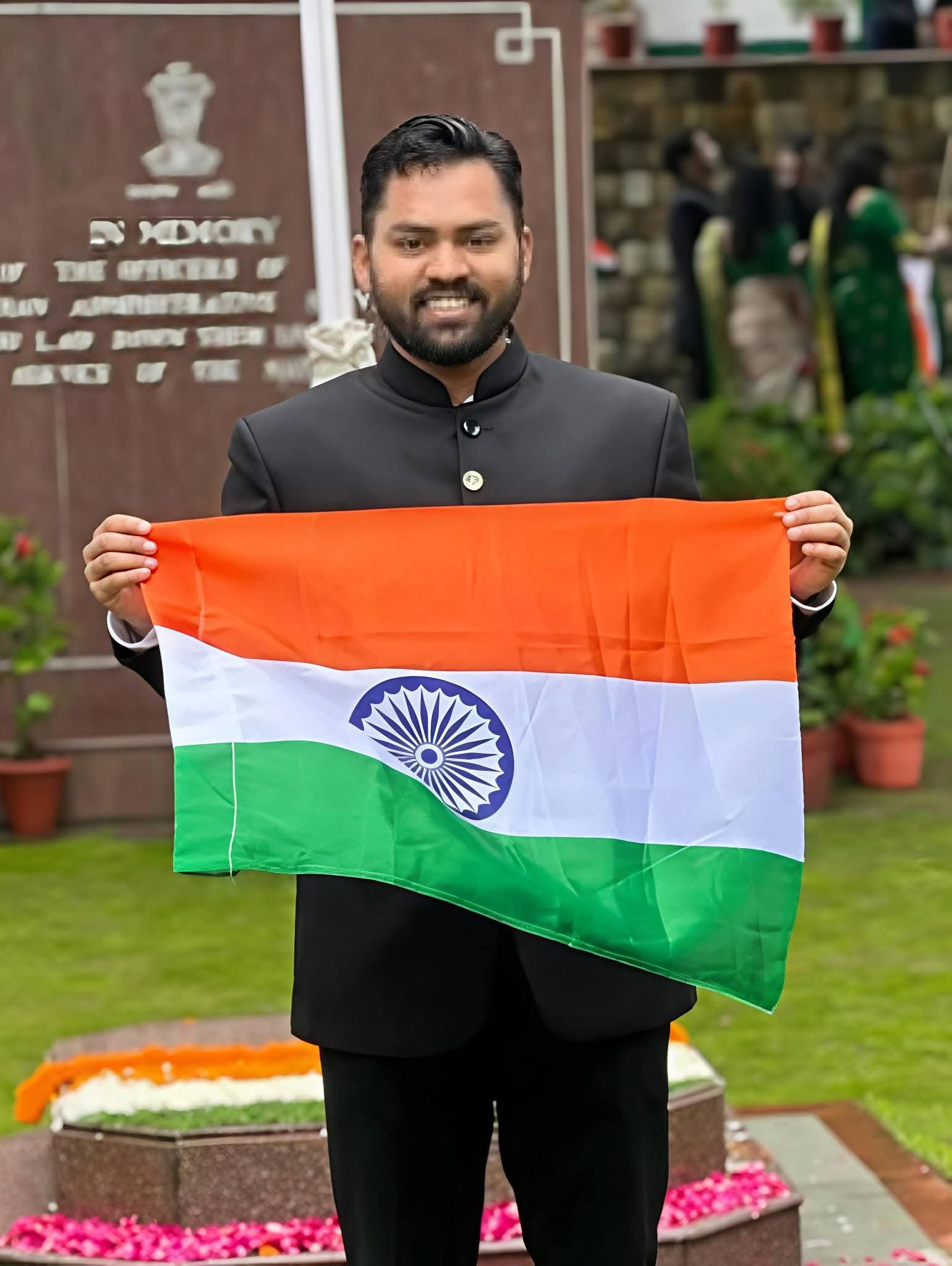 IIT से पासआउट व IAS_सन्नी राज को धनबाद के डीडीसी पद की मिली कमान, तो पत्नी रिया सिंह बनीं हजारीबाग की डीडीसी…