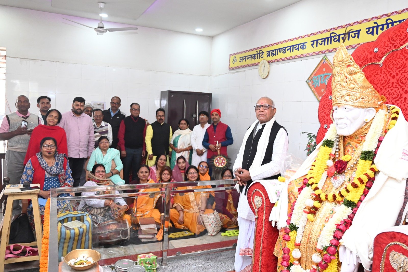 भक्तिभाव से लोगों ने भरपूरसाईं बाबा की शरण में नए साल का पूजा अर्चना सिंदरी के साईं मंदिर में किया…