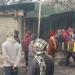 नए साल की रात लगी भीषण आग, एक दर्जन से अधिक दुकानें जलकर खाक, 15–20 लाख का नुकसान…
