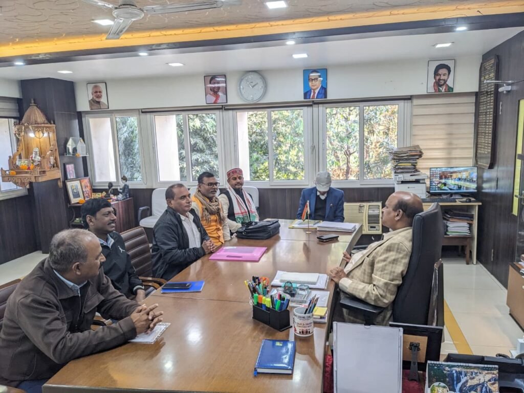 कोयला भवन में श्रमिकों की समस्याओं को लेकर निदेशक के साथ धनबाद कोलियरी कर्मचारी संघ की महत्वपूर्ण बैठक…