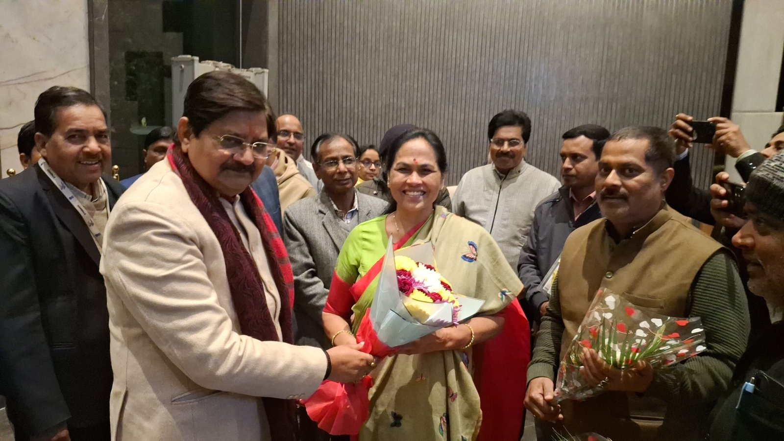 केंद्रीय श्रम राज्य मंत्री शोभा का विधायक राज सिन्हा ने किया स्वागत…