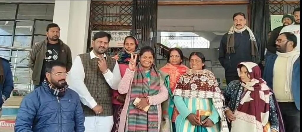 जामताड़ा जिला परिषद में सत्ता परिवर्तन : राधा रानी सोरेन अविश्वास प्रस्ताव में पद से हटाईं…