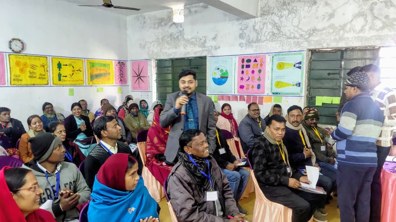 गोविंदपुर के मध्य विद्यालयों के शिक्षकों को उपायुक्त ने दिया प्रशिक्षण…