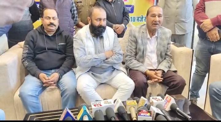 धनबाद में करणी सेना की प्रेस कॉन्फ्रेंस, राष्ट्रीय अध्यक्ष महिपाल सिंह मकराना ने समाज के लिए बड़ा संदेश दिया…