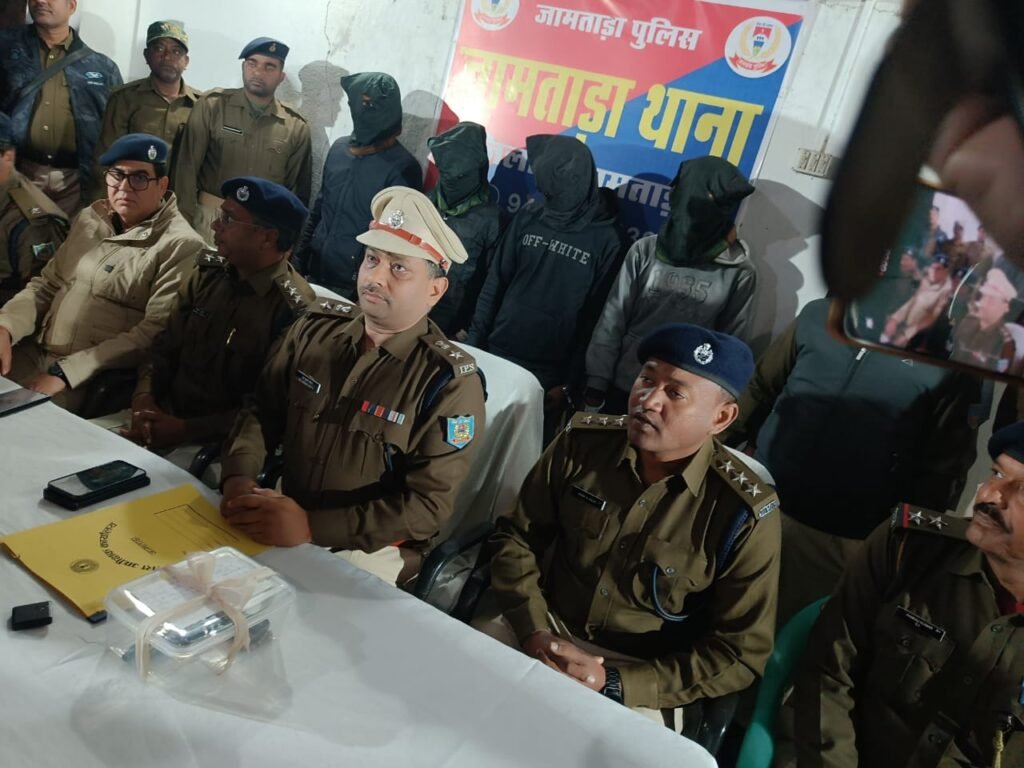 जामताड़ा के सीने पर चली गोलियां, एसपी राजकुमार मेहता की तत्परता ने अपराधियों की तोड़ी कमर, चार गिरफतार, दो की तलाश जारी”…