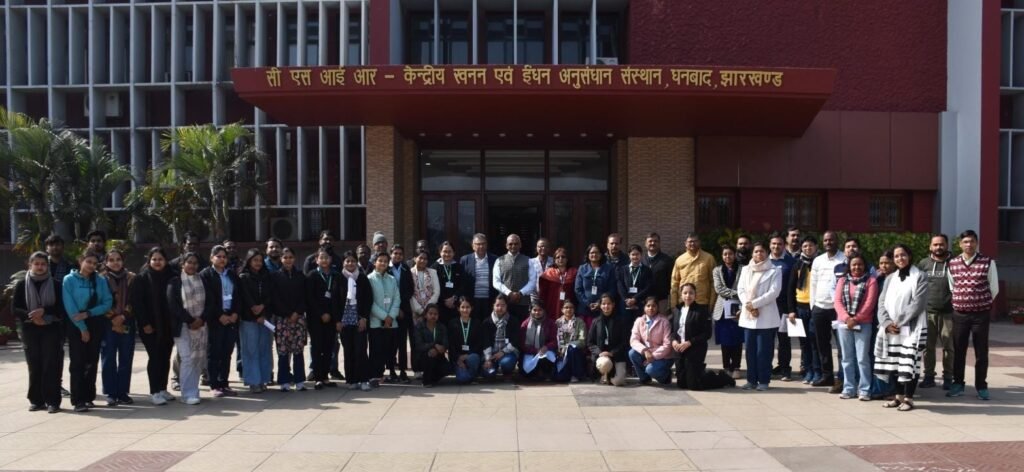 सीएसआईआर-सिम्फर ने BBMKU जूलॉजी स्टूडेंट्स के लिए एनवायरनमेंटल मॉनिटरिंग पर पांच-दिवसीय अपस्किलिंग प्रोग्राम शुरू किया…