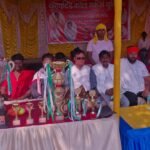 लोदना में स्व. रविंद्र पासवान व स्व. धर्म पासवान मेमोरियल क्रिकेट टूर्नामेंट का शुभारंभ…