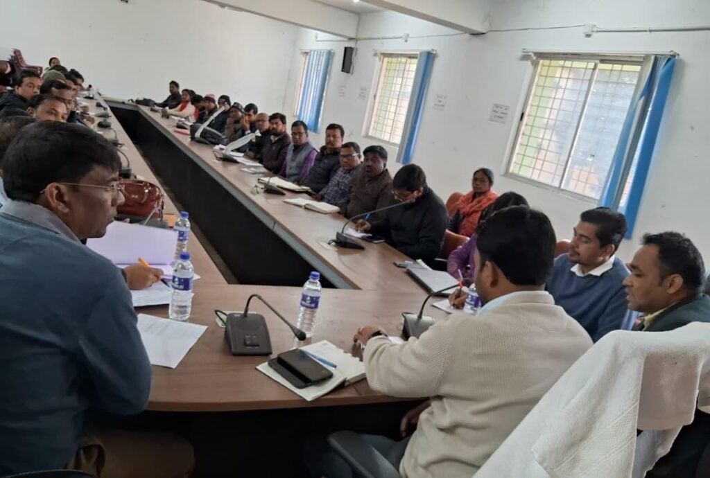 उप विकास आयुक्त ने किया टुंडी का दौरा..पोखरिया को बनाया जाएगा स्वावलंबी ग्राम…