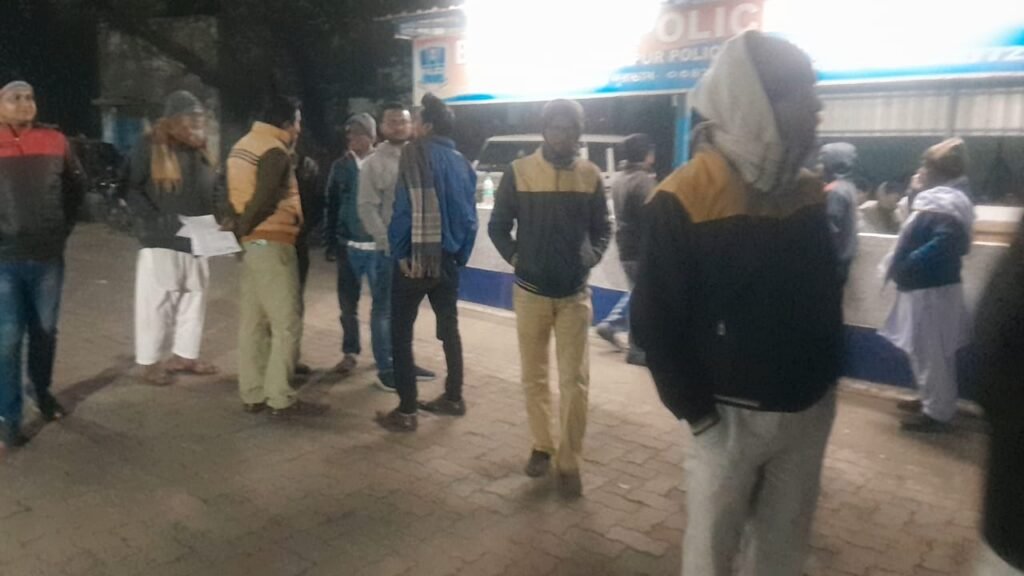 बराबनी मस्जिद ए बेलाल से अजान देने के लिये स्तेमाल होने वाली मशीन चोरी थाने मे शिकायत…