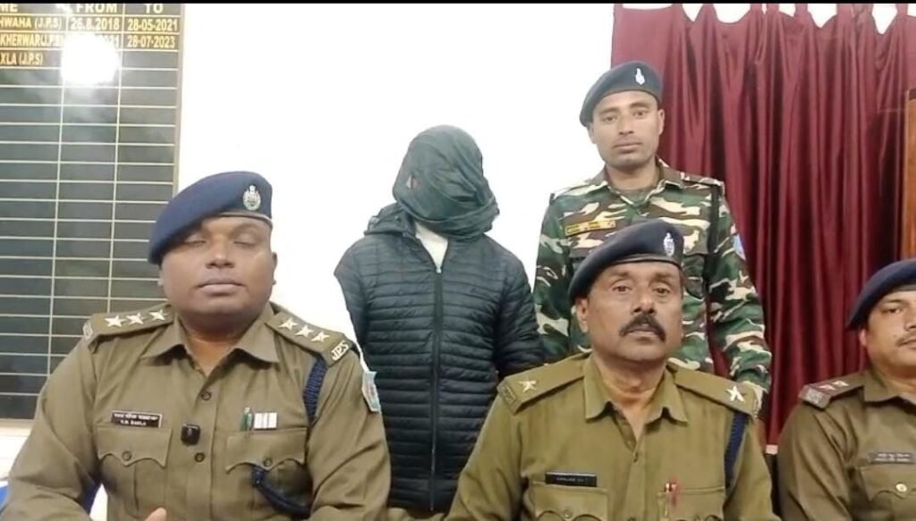 कुमारधुबी ओवरब्रिज के पास चेकिंग में हथियार व ब्राउन शुगर के साथ तस्कर गिरफ्तार…