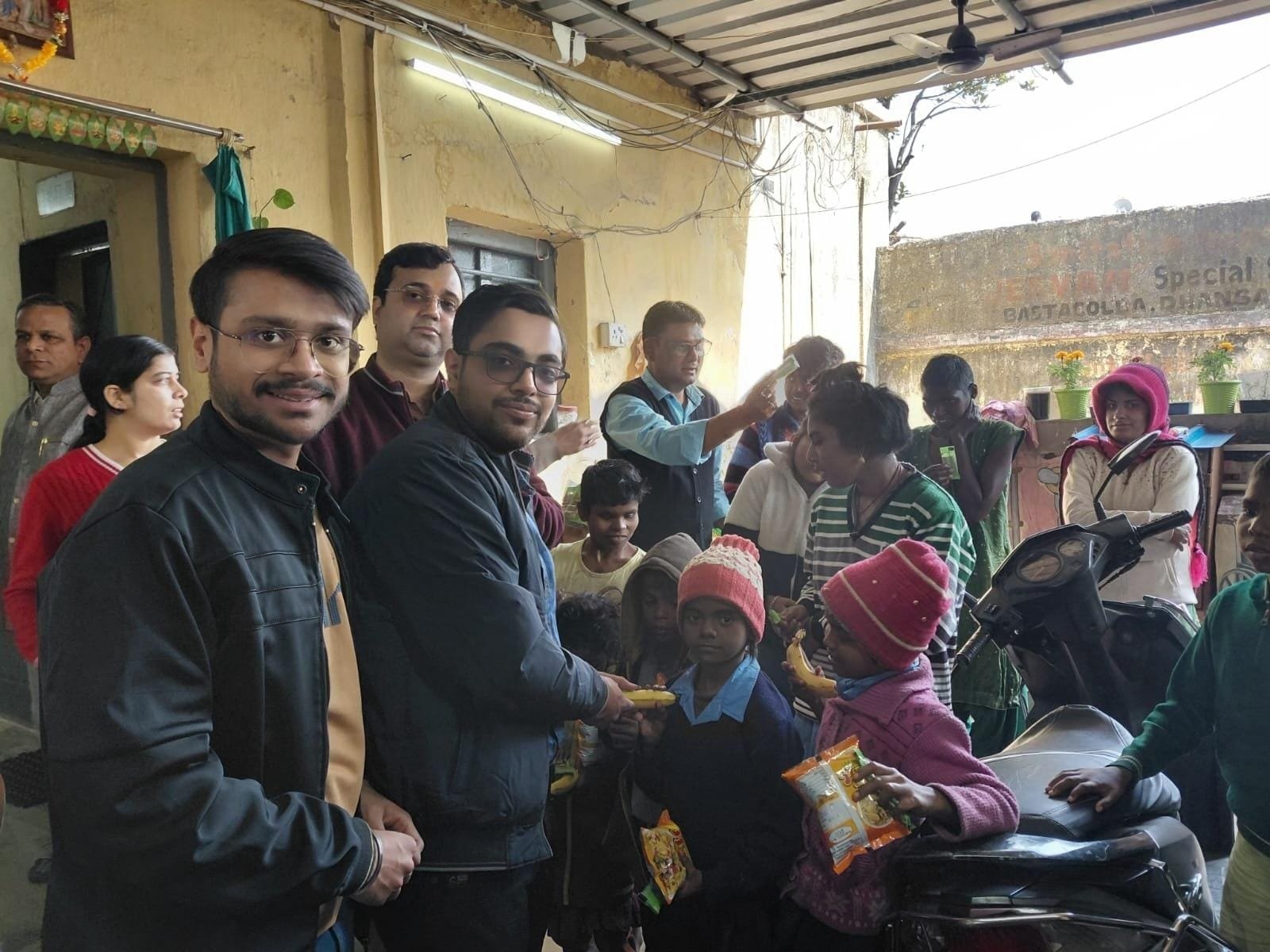 छात्रोपयोगी सामग्री वितरण से दिव्यांग विद्यार्थियों में दिखा उत्साहमारवाड़ी युवा मंच, झरिया शाखा की सराहनीय पहल…