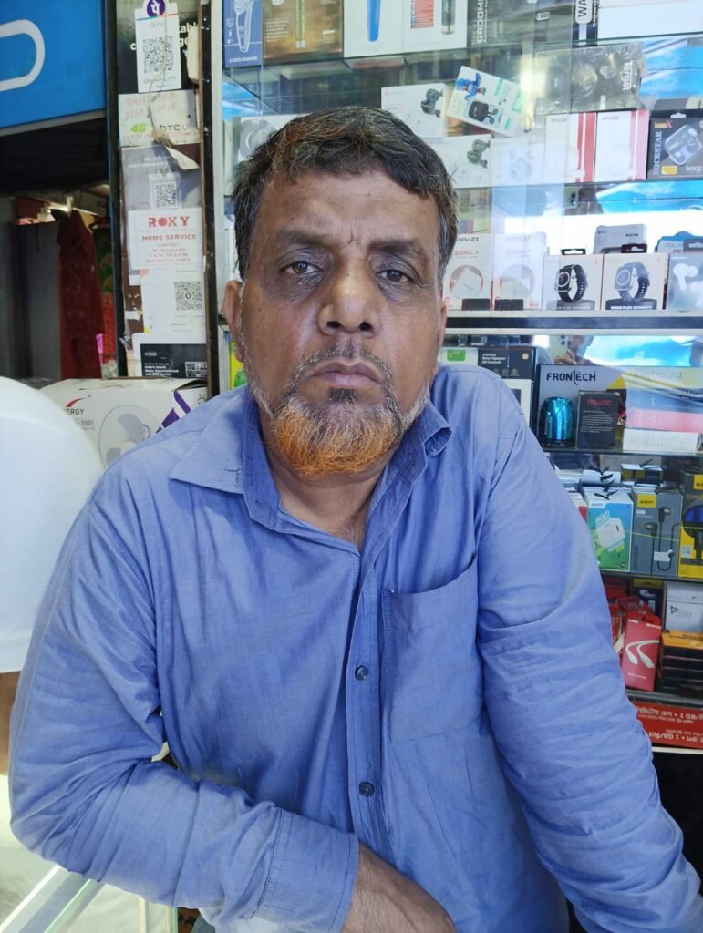 चुनाव से पहले पूर्व सीपीएम नेता मोहम्मद सरफुदीन के ऊपर मोटरसाईकल सवार ने चलाई गोली… नमाज पढ़ने जाने के क्रम मे हुई घटना, सिसिटीवी फुटेज वायरल…