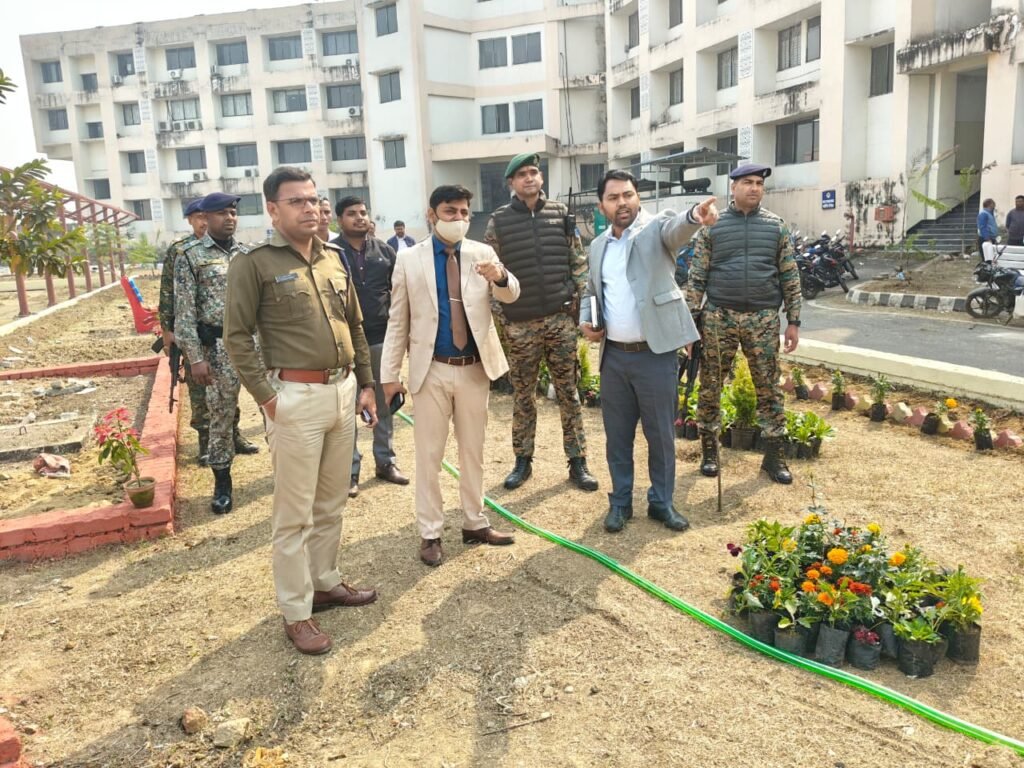 उपायुक्त ने समाहरणालय परिसर में उद्यान-सह-प्रतीक्षालय निर्माण कार्य तथा सौन्दर्गीकरण कार्य का लिया जायजा…