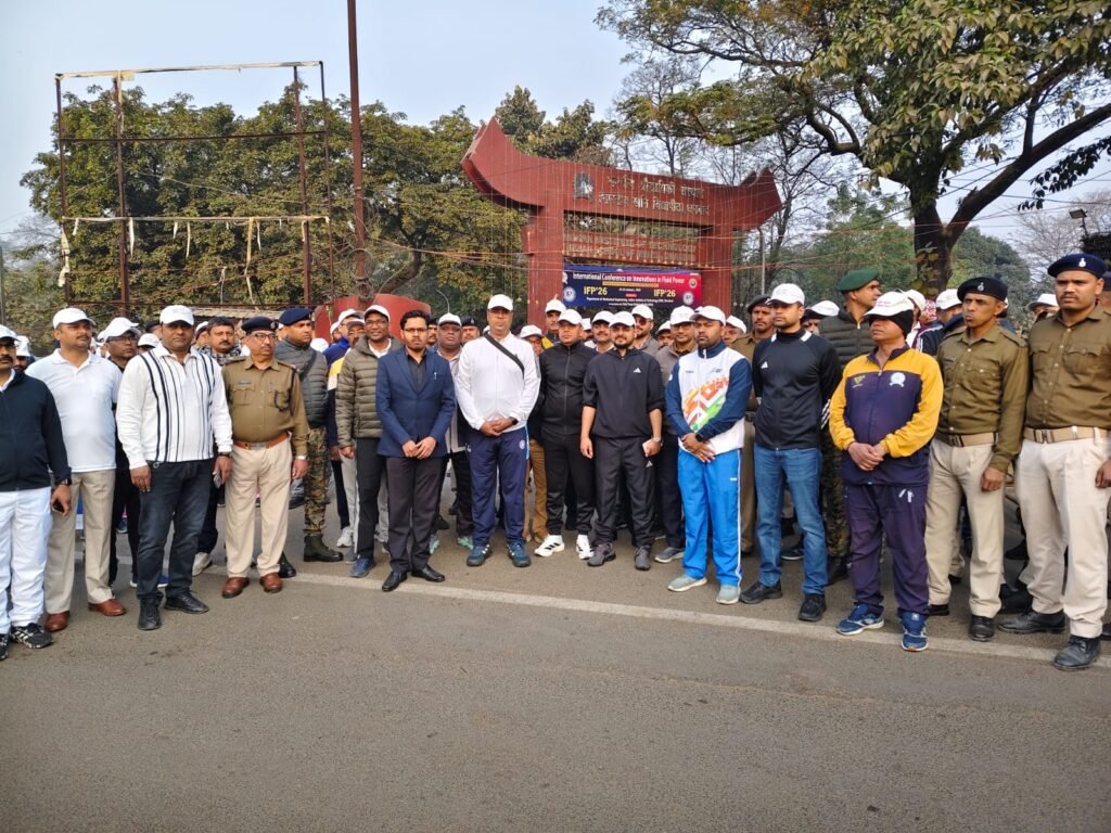 राष्ट्रीय मतदाता दिवस एवं राष्ट्रीय सड़क सुरक्षा माह के अवसर पर मानव श्रृंखला बनाकर एक व्यापक जन-जागरूकता कार्यक्रम का किया गया आयोजन…