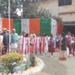 धनबाद के गांधी सेवा सदन में भी शान से लहरा तिरंगा एडीएम के साथ छोटी बच्चियों ने भी लिया कार्यक्रम में हिस्सा…