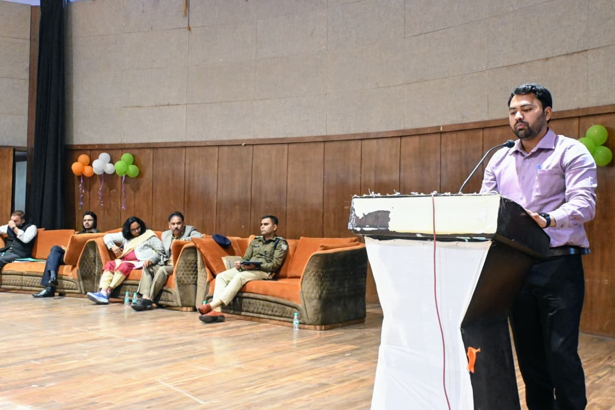 परीक्षा केन्द्रों में मोबाइल सहित सभी इलेक्ट्रॉनिक गैजेट्स ले जाने पर पाबंदी…