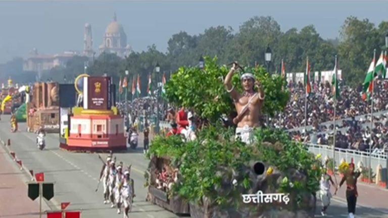 77वें गणतंत्र दिवस पर छत्तीसगढ़ की झांकी ने बटोरा ध्यान…