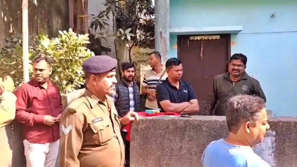 लोन सेटलमेंट विवाद में लोन रिकवरी एजेंट की हत्या, आरोपी गिरफ्तार, घर से बरामद हुआ शव…