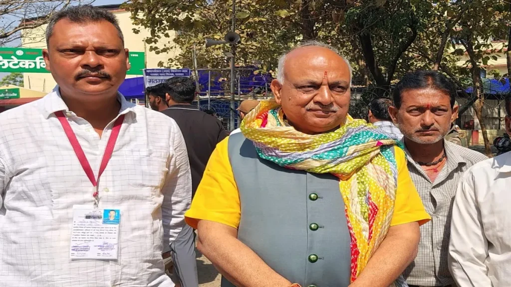 चंद्रशेखर अग्रवाल पिछड़े..