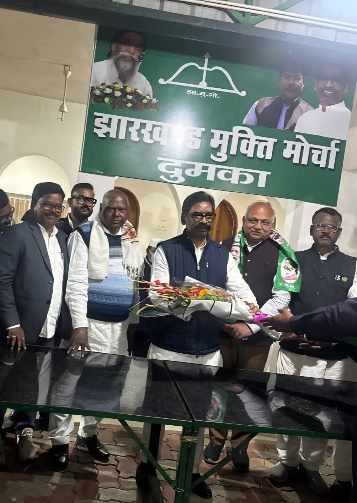 पूर्व मेयर चंद्रशेखर अग्रवाल ने थामा JMM का दामन, दुमका में स्थापना दिवस के बाद ली सदस्यता, भाजपा को बड़ा झटका…