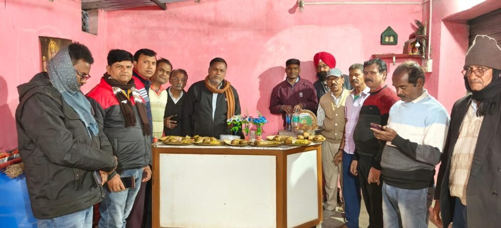 सिंदरी में पत्रकारों की एकजुटता का संदेश: लिट्टी-चोखा संग संगठनात्मक बैठक आयोजित…