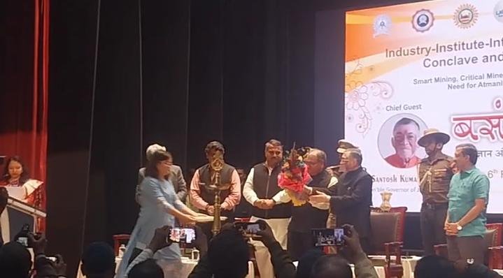 आईआईटी आईएसएम धनबाद में इंडस्ट्री–इंस्टीट्यूट इंट्रैक्शन कॉन्क्लेव एवं प्रदर्शनी का शुभारंभ, राज्यपाल संतोष गंगवार रहे मुख्य अतिथि…