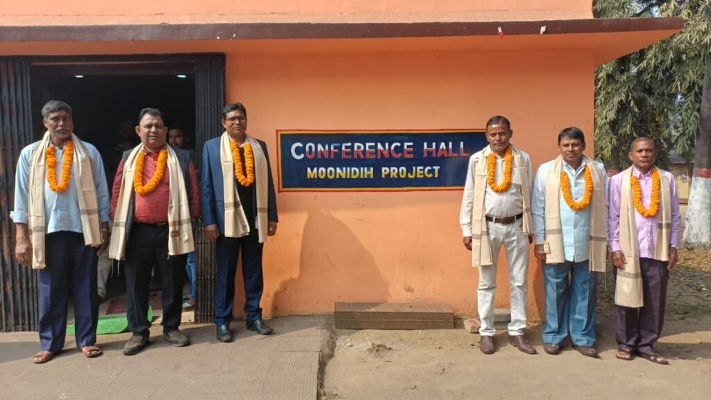 मुनीडीह परियोजना में सेवा निवृत्त कर्मचारियों को दी गई बिदाई…