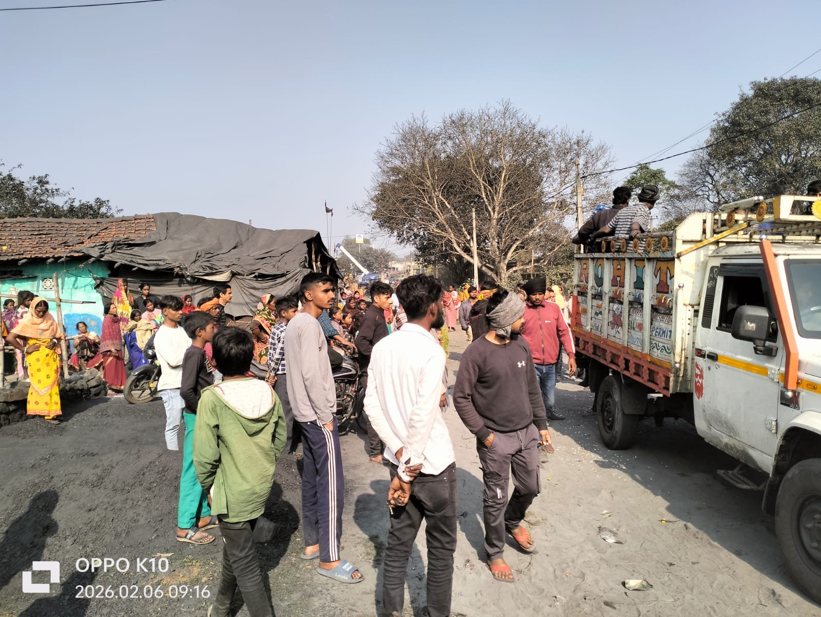 निरसा कोलियरी ओसीपी में अवैध कोयला उत्खनन के दौरान चाल धसने से एक युवक की दर्दनाक मौत…