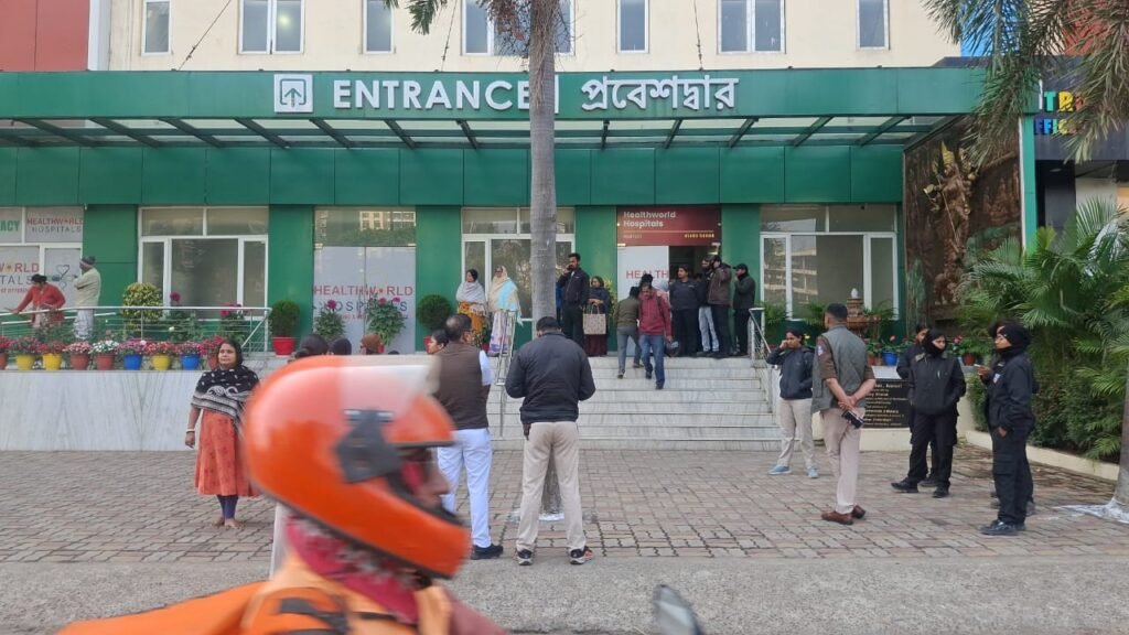 आसनसोल हेल्थ वर्ल्ड अस्पताल में लापरवाही का आरोप, तीन वर्षीय बच्ची की मौत पर हंगामा….