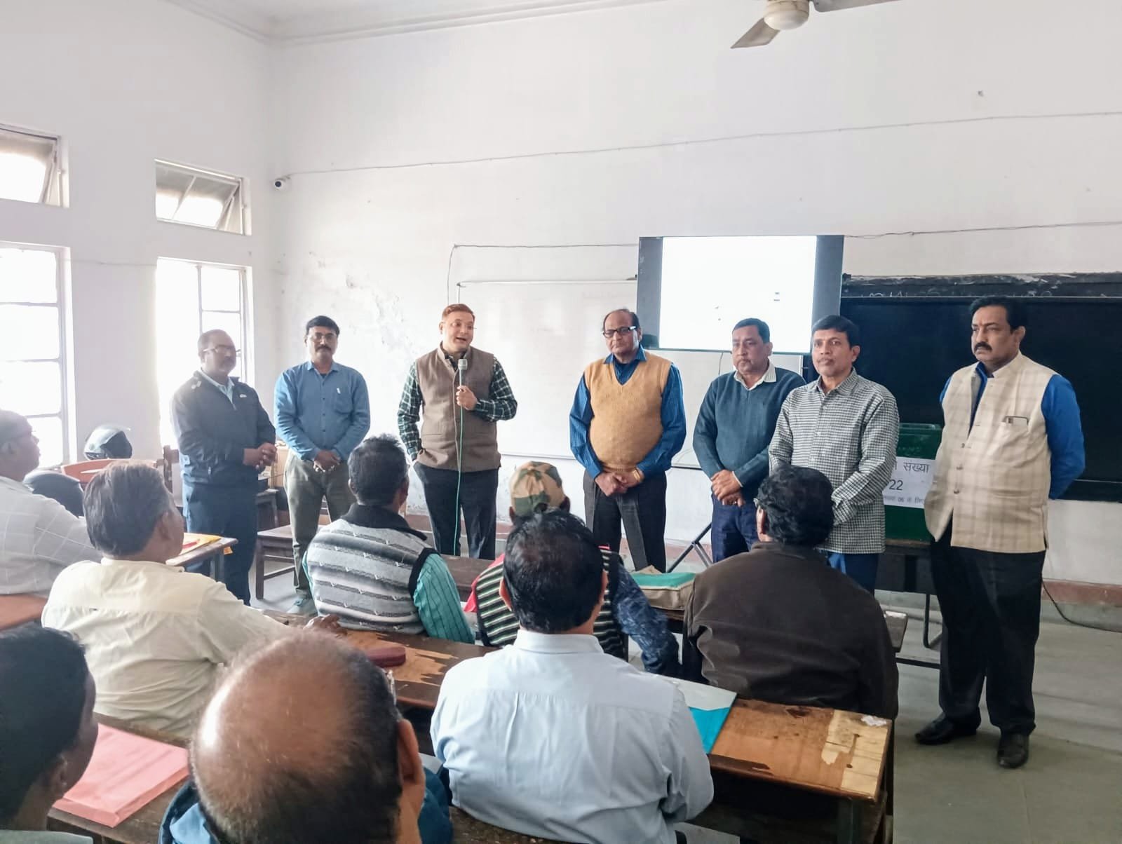 मतदान पदाधिकारियों को दिया प्रशिक्षण…