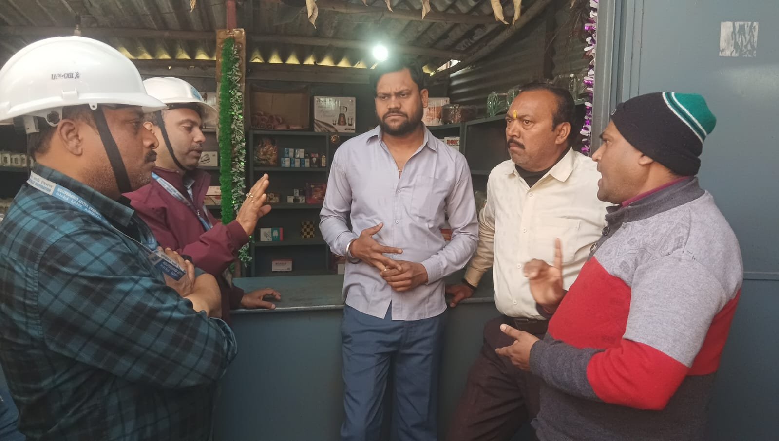 बोकारो थर्मल में स्मार्ट मीटर विवाद,चांदनी मार्केट के व्यापारियों ने किया विरोध…