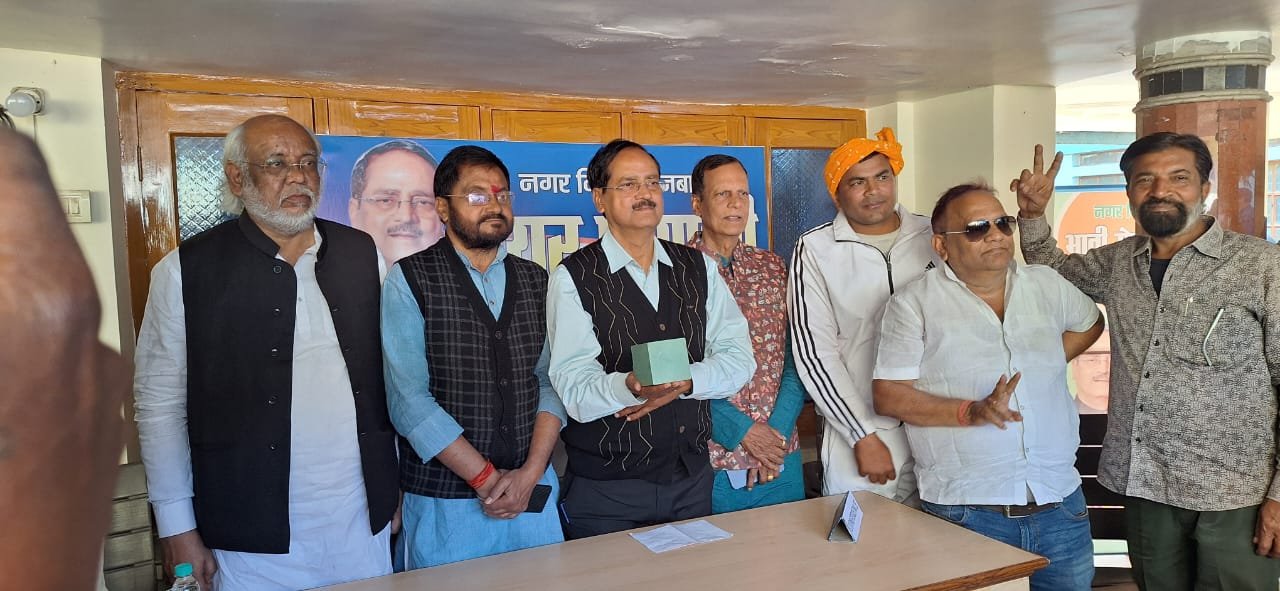 धनबाद मेयर चुनाव: रवि चौधरी को मिला ‘क्यूब’ चुनाव चिन्ह, बोले– अब शहर के समग्र विकास का वक्त…