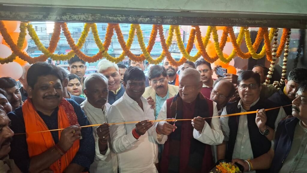 बीजेपी समर्थित मेयर प्रत्याशी संजीव कुमार चुनावी कार्यालय बैंकमोड़ में खुला, MP, MLA और पूर्व मंत्री कार्यकम में हुए शामिल…