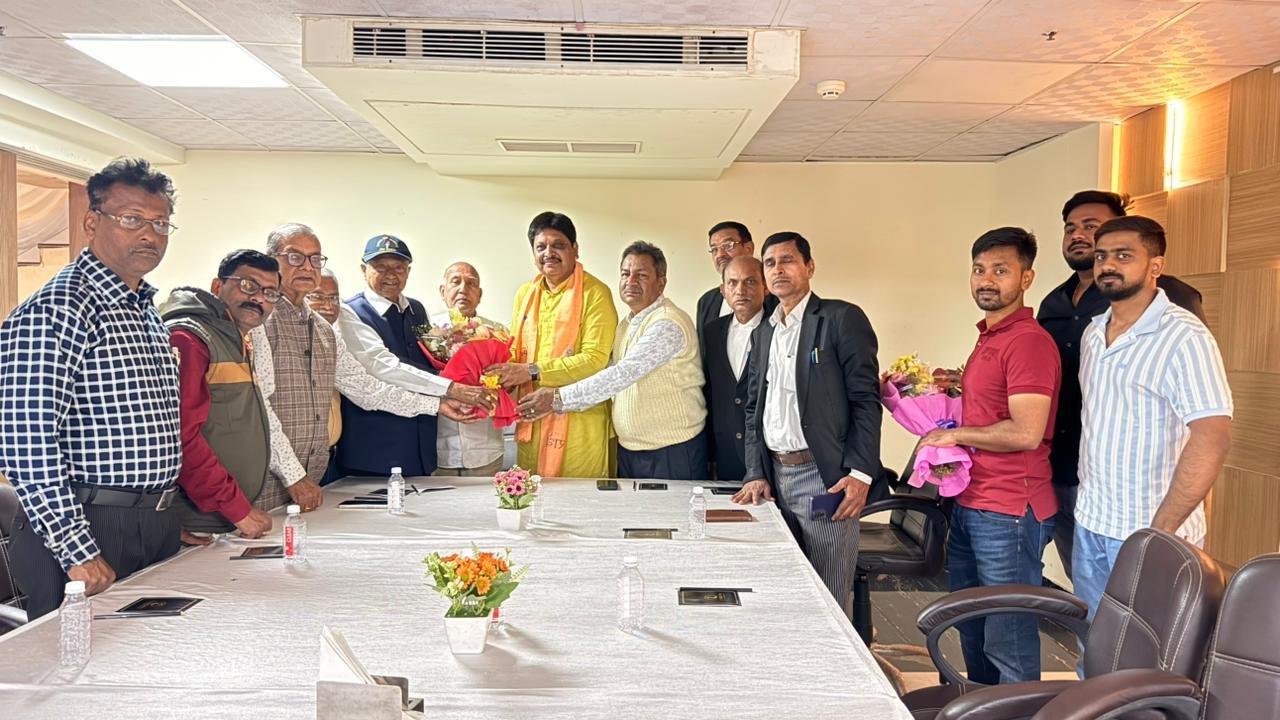 अखिल भारतीय पटेल सेवा संघ ने बीजेपी समर्थित प्रत्याशी संजीव कुमार के दिया अपना समर्थन, संजीव ने कहा,”अब बदलाव जरूरी.”…